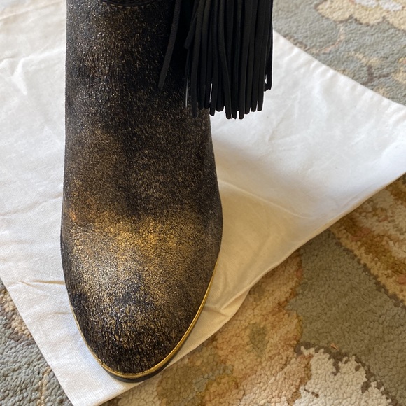 Lanvin Boots new never worn . Gold shimmer, black tassels. - Picture 7 of 14